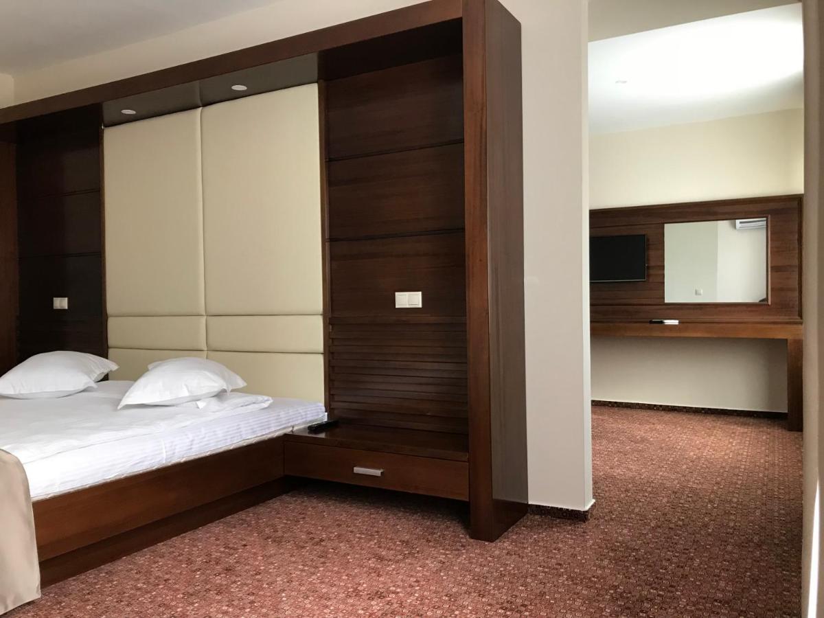 Hotel Best Ploiesti Luaran gambar