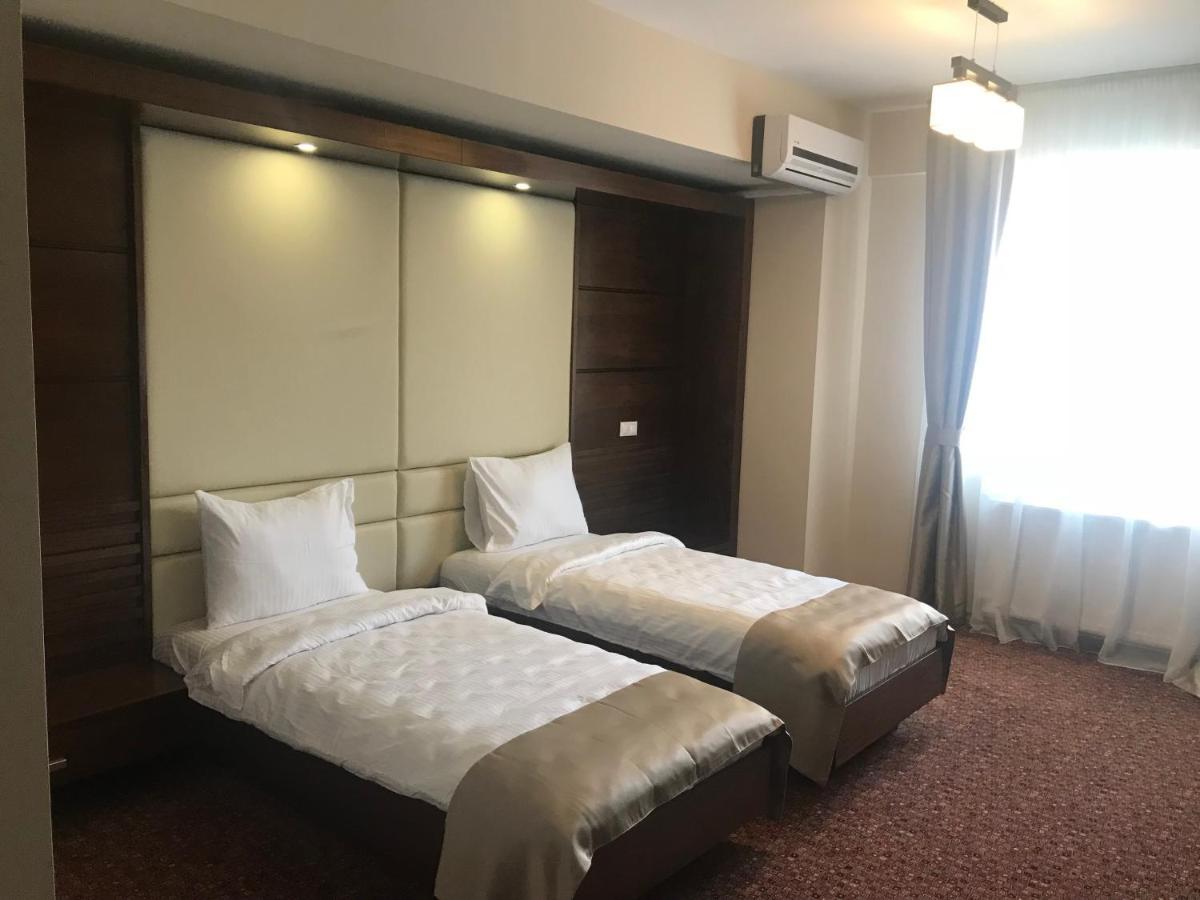 Hotel Best Ploiesti Luaran gambar