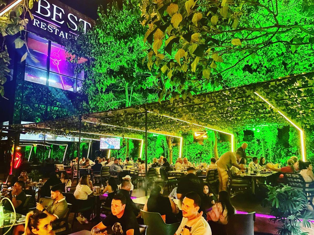 Hotel Best Ploiesti Luaran gambar