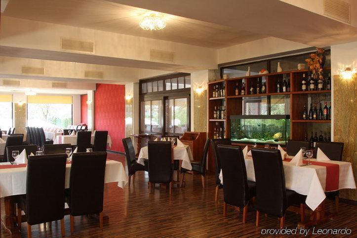 Hotel Best Ploiesti Restoran gambar