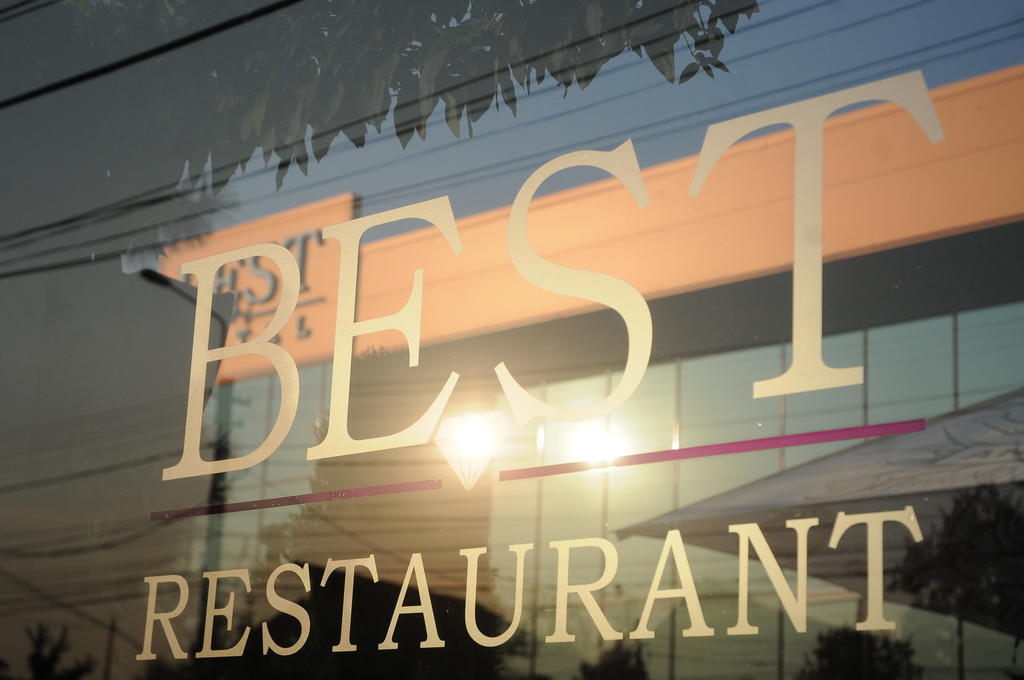 Hotel Best Ploiesti Luaran gambar