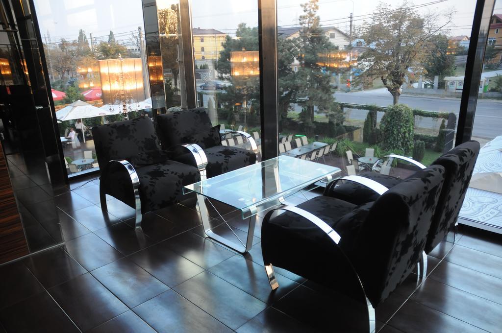 Hotel Best Ploiesti Luaran gambar